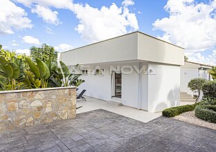 Ref. 2603837 | Elegante Villa mit Gästeapartment und Panoramablick- Dachterrasse 