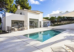 Ref. 2303692 | Renovated luxury villa with vacation rental license