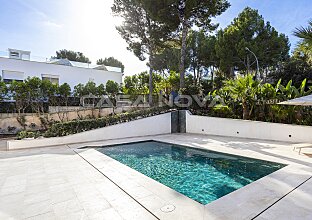 Ref. 2303692 | Renovated luxury villa with vacation rental license