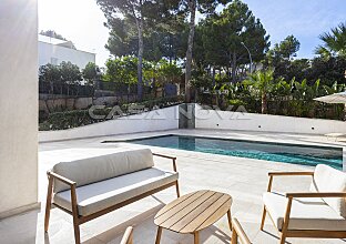 Ref. 2303692 | Renovated luxury villa with vacation rental license