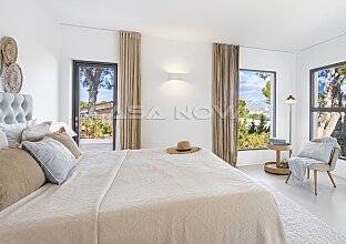 Ref. 2303692 | Renovated luxury villa with vacation rental license