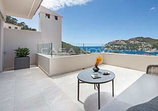 Ref. 2403852 | Elegante casa adosada con azotea y vistas al puerto