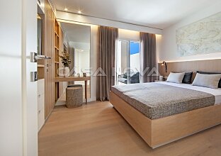 Ref. 2403852 | Elegante casa adosada con azotea y vistas al puerto