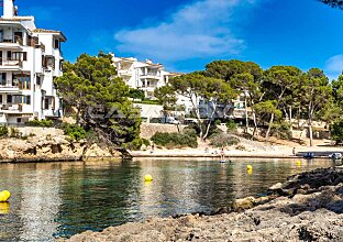 Ref. 2302718 | Villa mediterránea con piscina en 1. línea del campo de golf