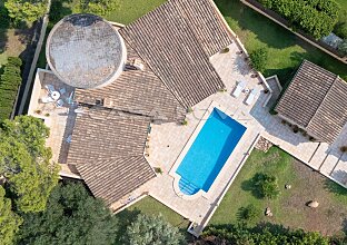 Ref. 2303856 | Villa mediterránea con piscina en una zona residencial privilegiada