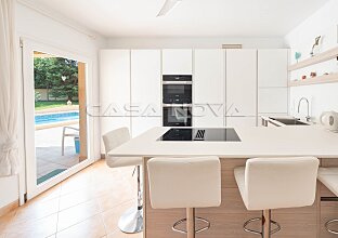 Ref. 2303856 | Villa mediterránea con piscina en una zona residencial privilegiada