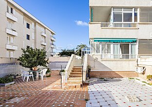 Ref. 1303861 | Ground floor flat within walking distance of the sandy beach