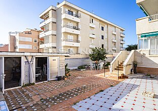 Ref. 1303861 | Ground floor flat within walking distance of the sandy beach