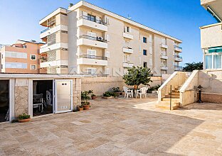 Ref. 1303861 | Ground floor flat within walking distance of the sandy beach