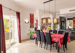 Ref. 2503858 | Preciosa villa con vistas parciales al mar y piscina