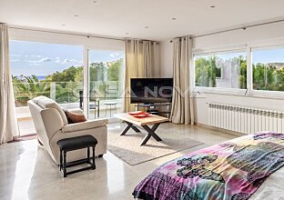 Ref. 2503858 | Preciosa villa con vistas parciales al mar y piscina