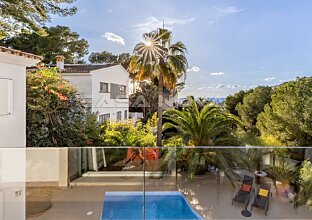 Ref. 2503858 | Preciosa villa con vistas parciales al mar y piscina