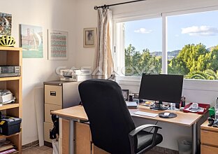 Ref. 2503858 | Preciosa villa con vistas parciales al mar y piscina