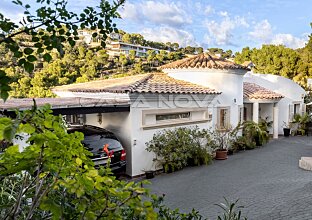 Ref. 2503858 | Preciosa villa con vistas parciales al mar y piscina