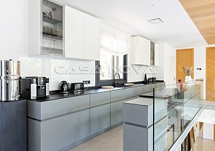 Ref. 2703862 | Espectacular villa con vistas parciales al mar y casa de invitados 