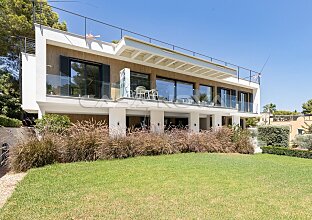 Ref. 2703862 | Espectacular villa con vistas parciales al mar y casa de invitados 