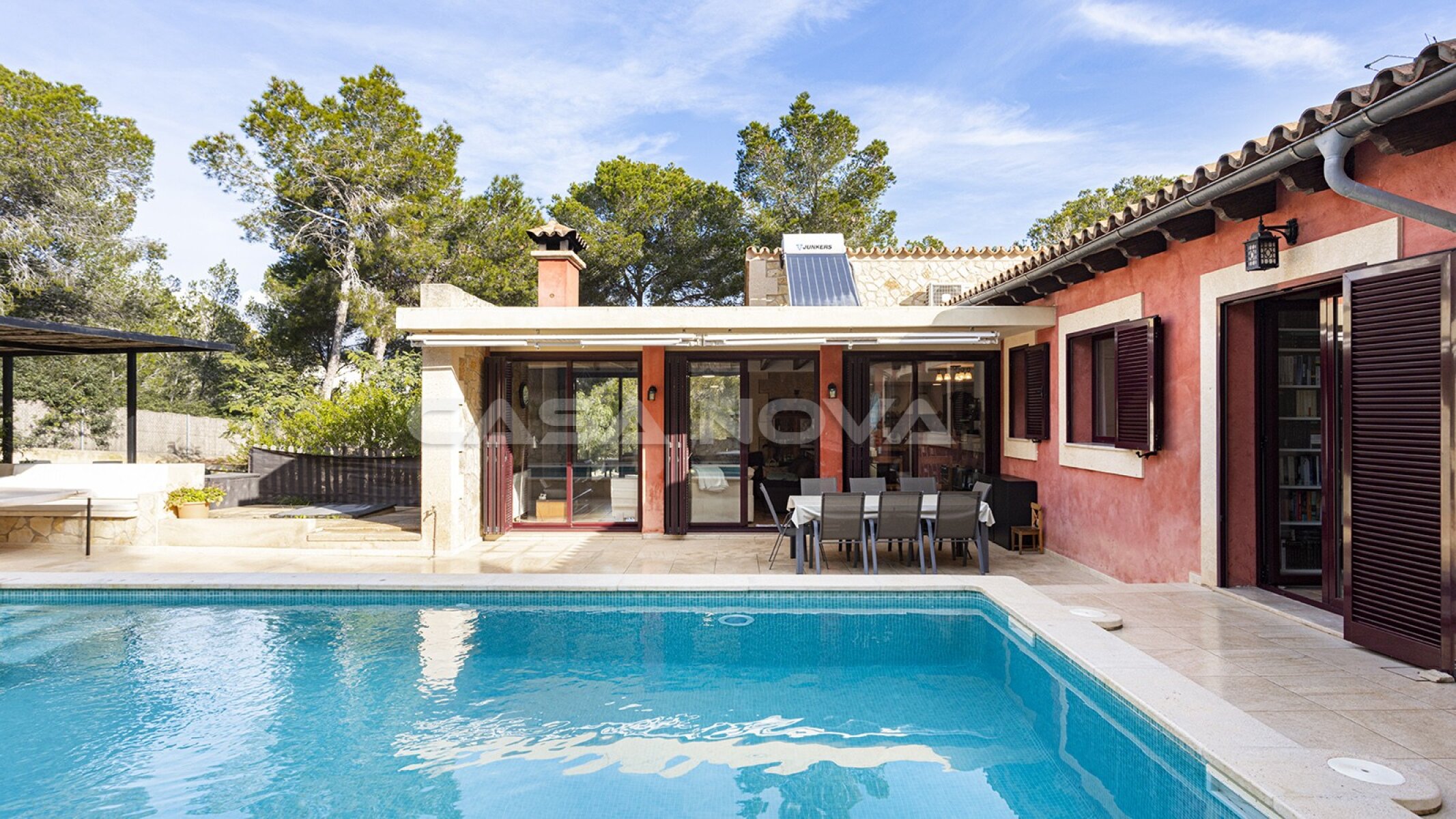 Villa im Buglow Stil nur wenige Minuten vom Strand entfernt