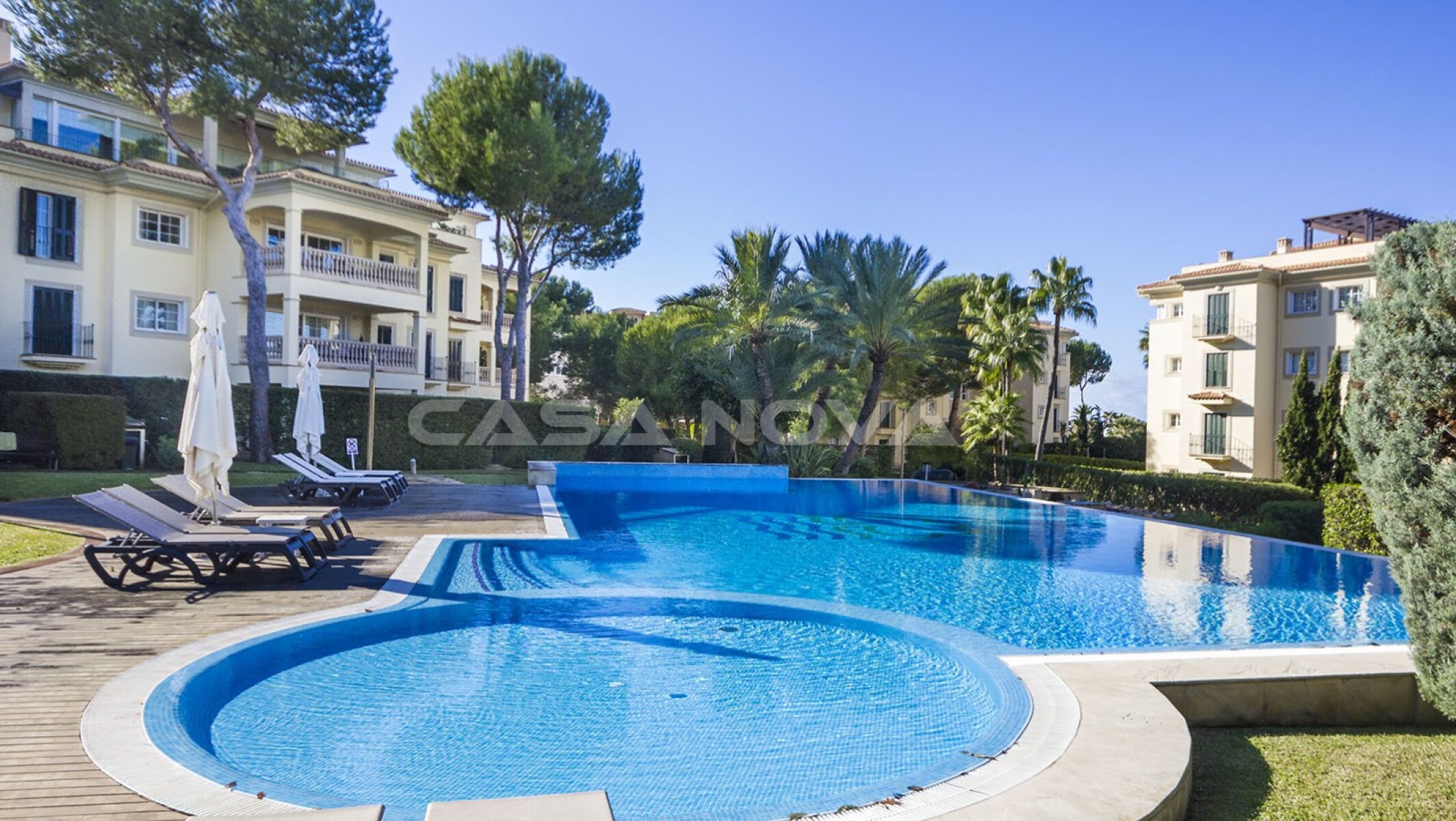 Modern penthouse with private rooftop terrace