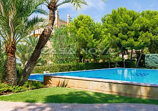 Ref. 1303864 | Modern penthouse with private rooftop terrace