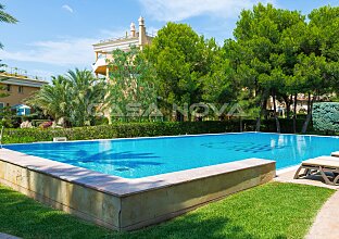 Ref. 1303864 | Modern penthouse with private rooftop terrace