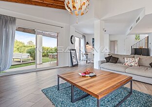 Ref. 2303865 | Moderna casa adosada en primera línea del campo de golf