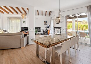 Ref. 2303865 | Moderna casa adosada en primera línea del campo de golf