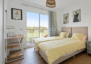 Ref. 2303865 | Moderna casa adosada en primera línea del campo de golf