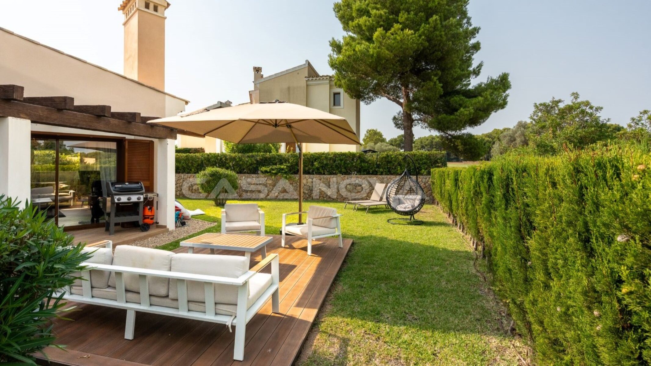 Moderna casa adosada en primera línea del campo de golf