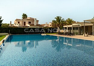 Ref. 2303865 | Moderna casa adosada en primera línea del campo de golf