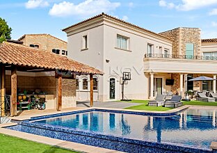 Ref. 2503869 | Encantadora villa con piscina en una ubicación muy cotizada