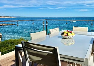 Ref. 1403880 | Ático en 1. línea de mar 