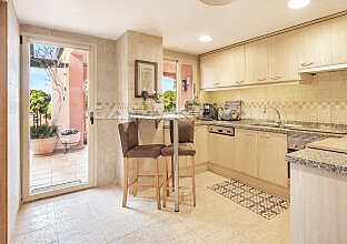 Ref. 1303882 | Penthouse mit privater Dachterrasse und Teil- Meerblick