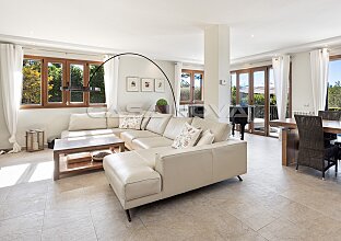 Ref. 2403883 | Atemberaubende Villa mit Überlaufpool und Panoramablick