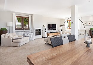 Ref. 2403883 | Atemberaubende Villa mit Überlaufpool und Panoramablick