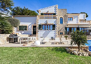 Ref. 2403883 | Atemberaubende Villa mit Überlaufpool und Panoramablick