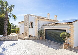 Ref. 2403883 | Atemberaubende Villa mit Überlaufpool und Panoramablick