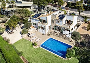 Ref. 2403883 | Atemberaubende Villa mit Überlaufpool und Panoramablick