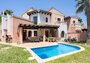 Mediterrane Villa mit privatem Pool und Garten