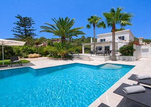 Ref.-Nr.: 2303901 - Villa mit Ferienvermietungslizenz und Hafenblick