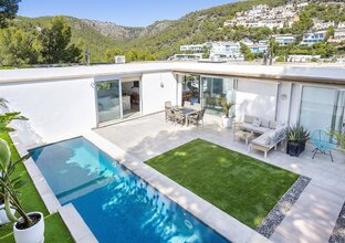 Ref.-Nr.: 2303947 - Elegante villa con vistas panorámicas y piscina salada