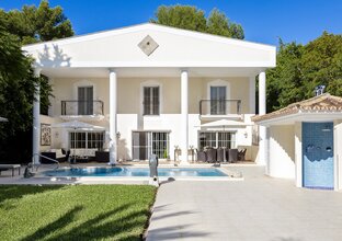 Ref.-Nr.: 2303958 - Elegante Villa mit Pool und Dachterrasse