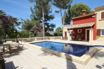 Majorca real estate villa for rent in calm location with sea views