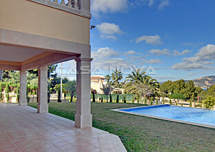 Ref. 247419 | Espaciosa villa de diseño elegante con vistas al mar 