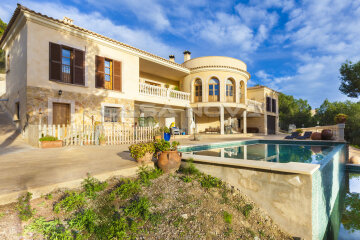 Villa mediterránea en Mallorca con piscina