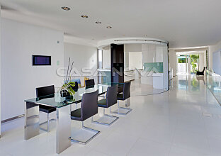 Ref. 2611410 | Modern dining area with open fully equipped fitted kitchen
