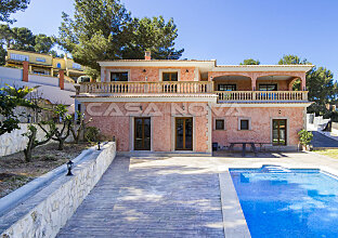 Ref. 2401930 | Charming villa with sea views and licence for short term rental