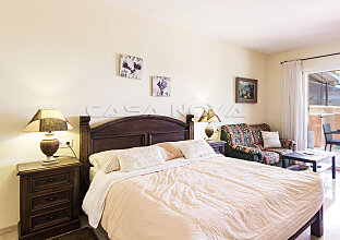 Ref. 1202044 | Apartment in the first sea line with sea access