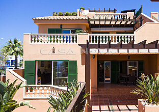 Ref. 1202044 | Apartment in the first sea line with sea access