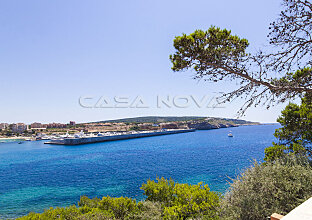 Ref. 1202044 | Apartment in the first sea line with sea access