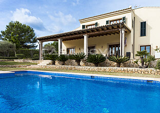 Villa Mediterranea en ubicacion popular y tranquila